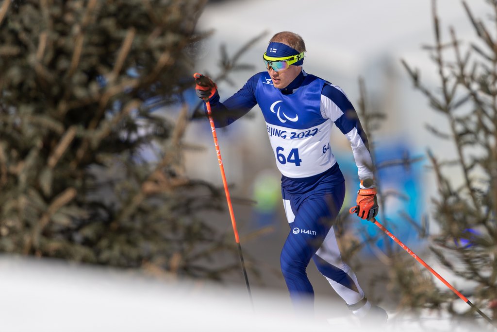 Inkki Inola Pekingin 2022 paralympialaisissa.